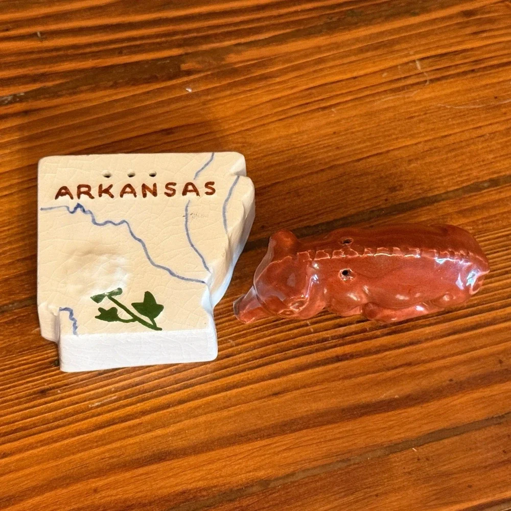 Parkcraft Arkansas Hog Salt and Pepper Shakers Vintage White Red Good